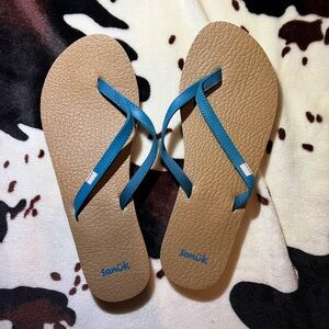 ✨BRAND NEW SANUK SANDALS SIZE 10✨